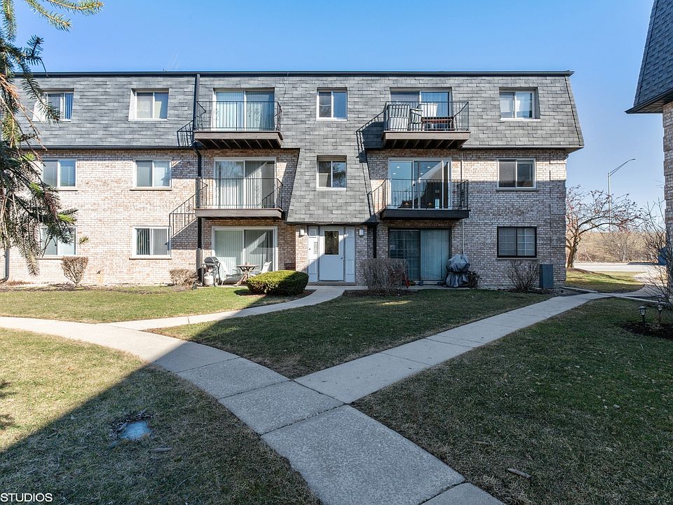 1st image of 9452 Bay Colony Dr APT 2E