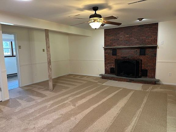 2nd image of 307 Evergreen St