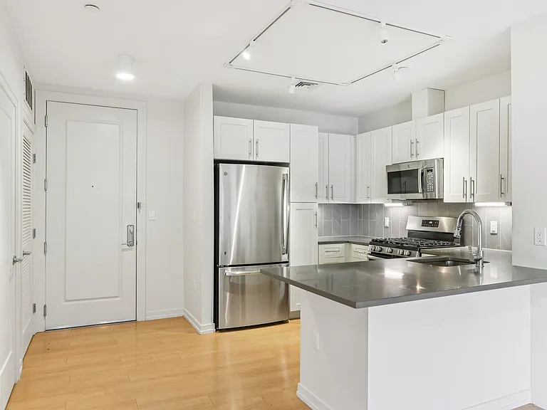 Park77 Apartments — Photo 43