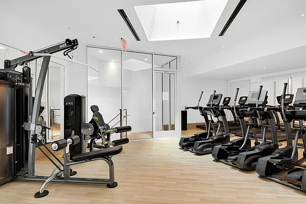 Rented by R New York | media 35