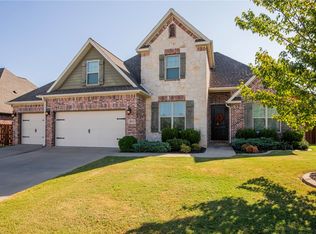 6501 S 37th St, Rogers, AR 72758