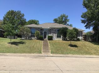 617 Desoto Dr, Desoto, TX 75115