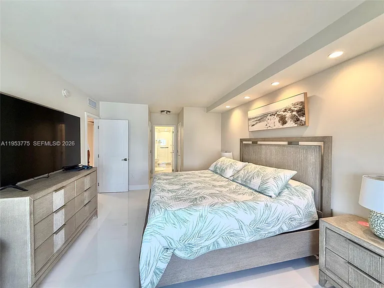1985 S Ocean Dr #22P — Photo 13