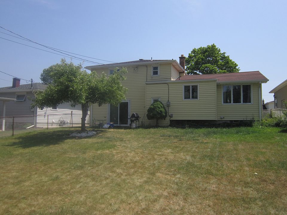 1st image of 106 Caprice Dr