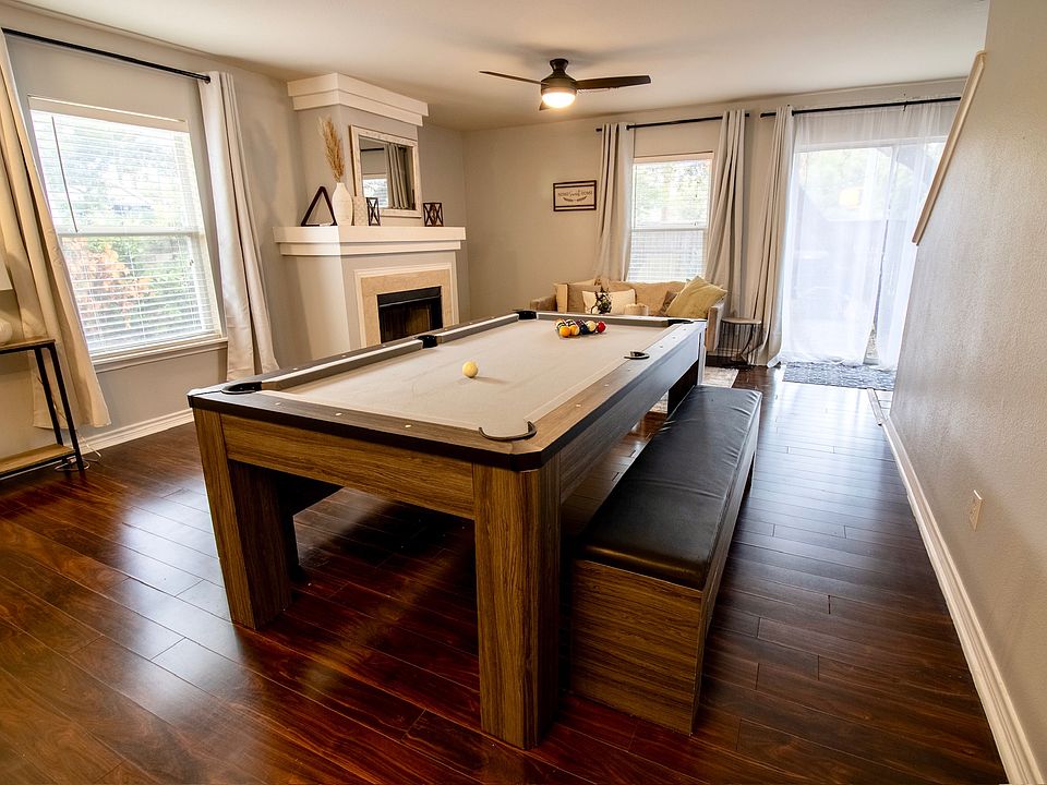 Convertible pool table