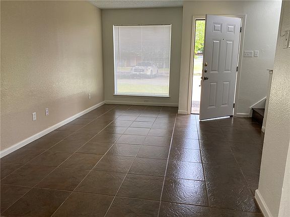 4th image of 1542 Katy St