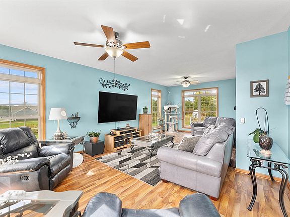 5th image of 5912 84th Avenue