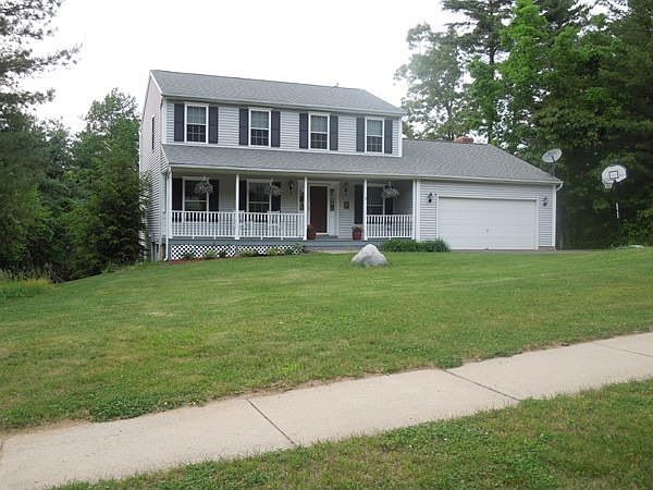 2nd image of 8 Sugar Hill Rd