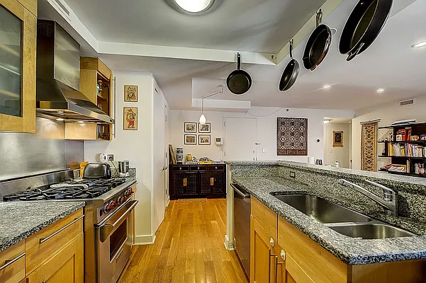 Sold by Redfin Real Estate | media 15