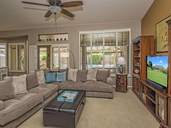 004_Living Area