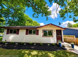 724 Parkwood Ave, Pontiac, MI 48340