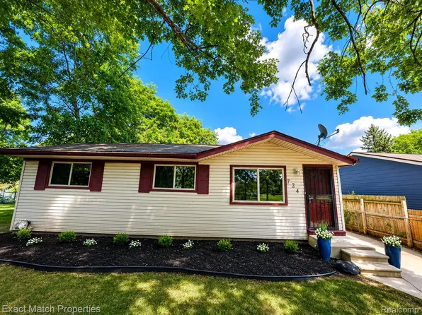 724 Parkwood Ave, Pontiac, MI 48340