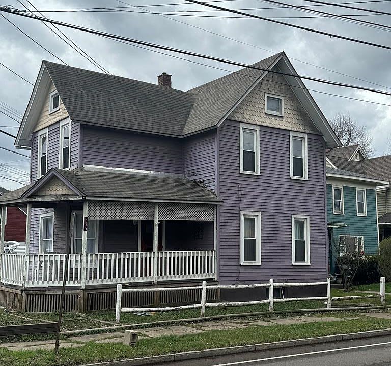 1st image of 215 Park Ave
