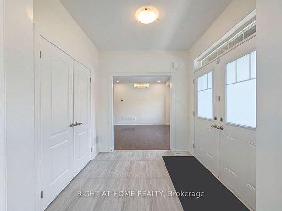 4th image of 62 Titus St
