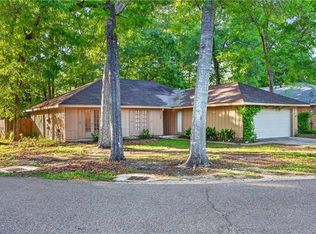 135 Oakwood Dr, Mandeville, LA 70448