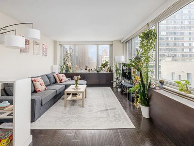322 W 57th St APT 20B, New York, NY, 10019