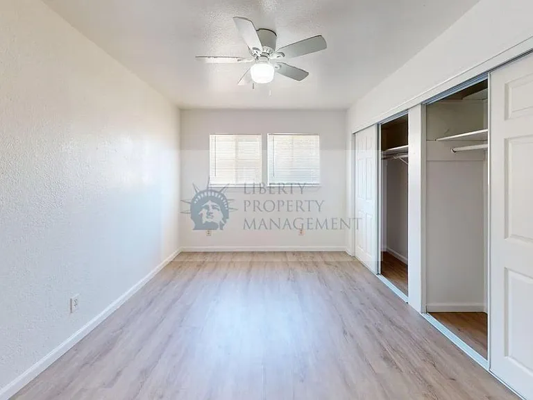 10051 E Lyons Rd — Photo 6