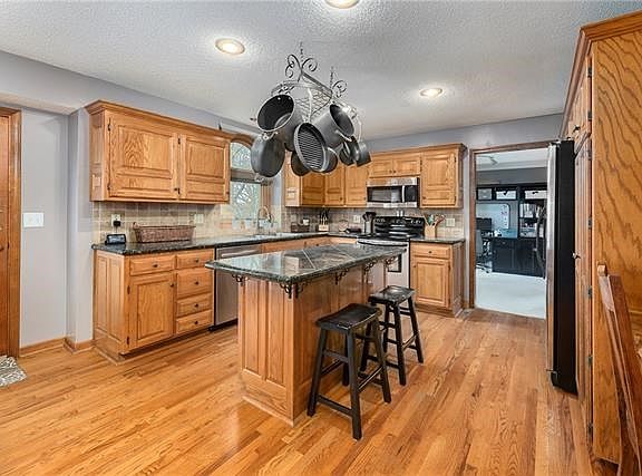 4th image of 2501 SW Whispering Creek Ct