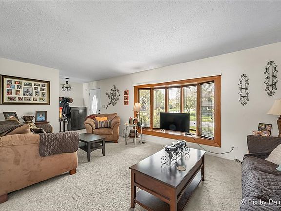 3rd image of 1016 Congress Dr