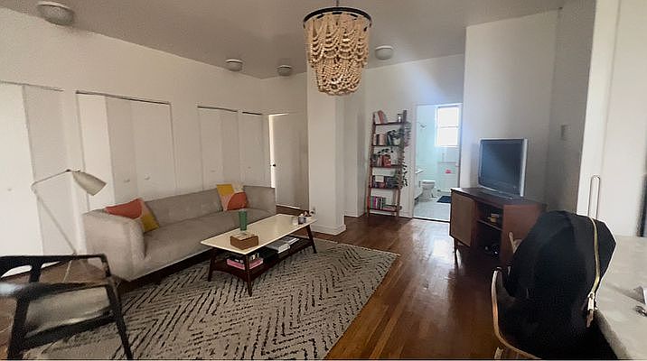 1st image of 910 Park Pl APT 5