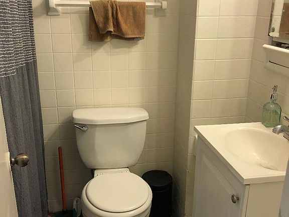 3rd image of 1212 Williamson St #4093073