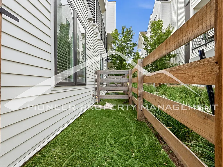 1174 S Reed Way — Photo 3