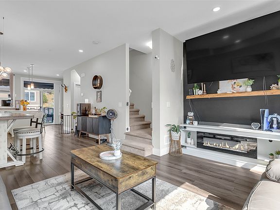 3rd image of 13098 Shoreline Dr #50