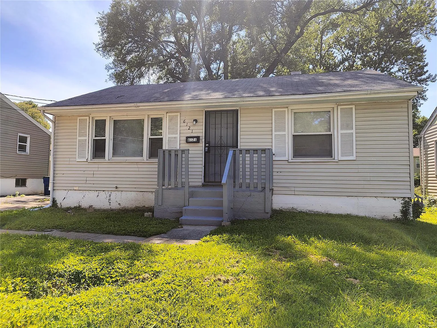 6121 Washington Ave photo 1