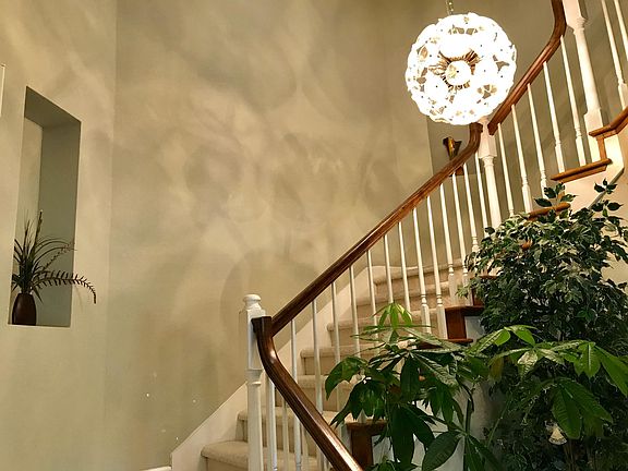 2nd image of 16 Violet Ln