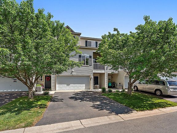 2nd image of 3674 Abercrombie Ln