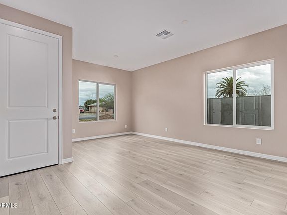 2nd image of 367 W LINCOLN Avenue