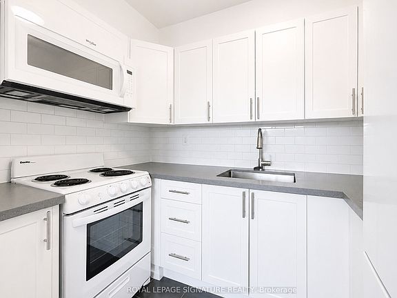 4th image of 666 Spadina Ave #1501