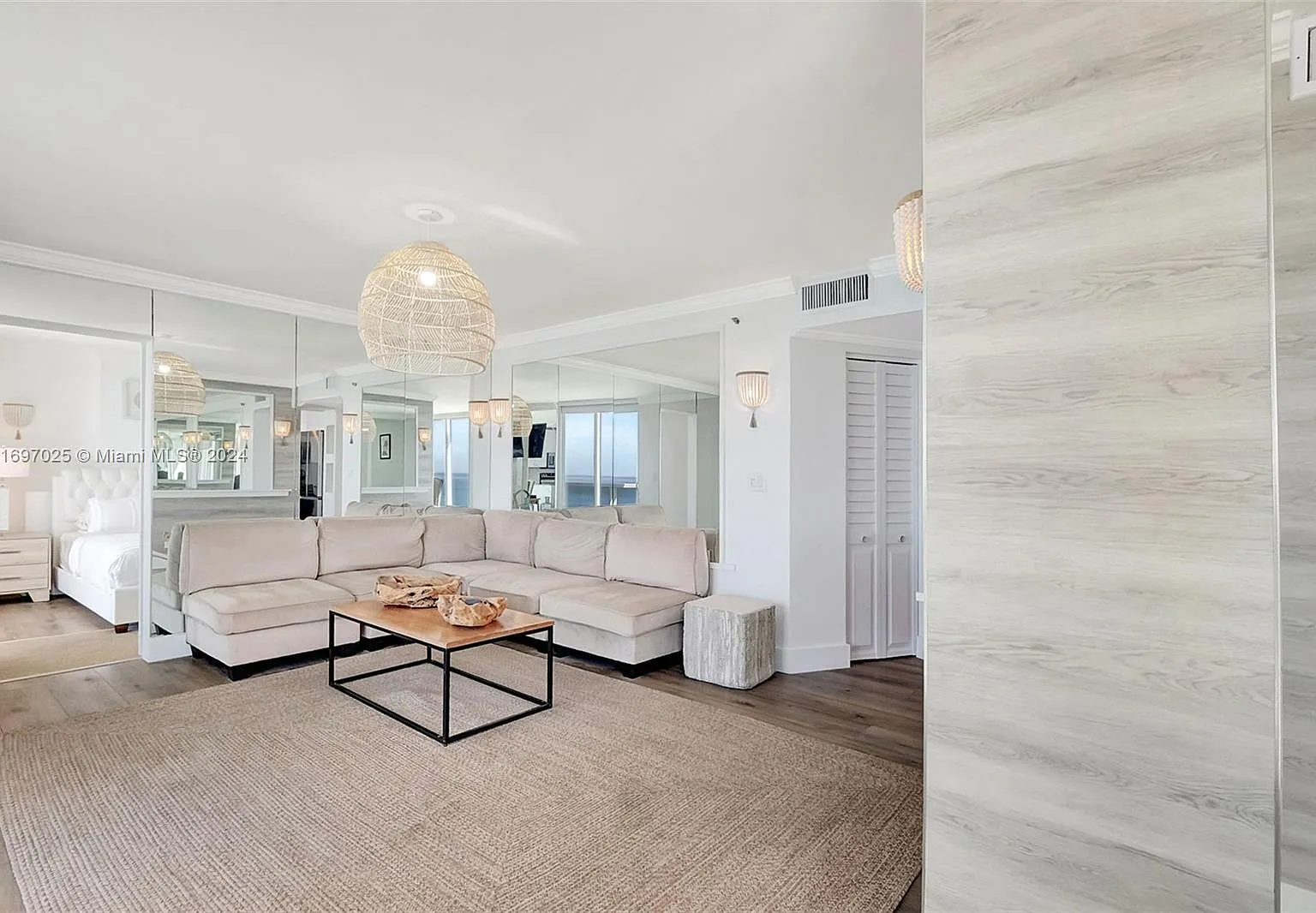 The Riviera Condo — Photo 2