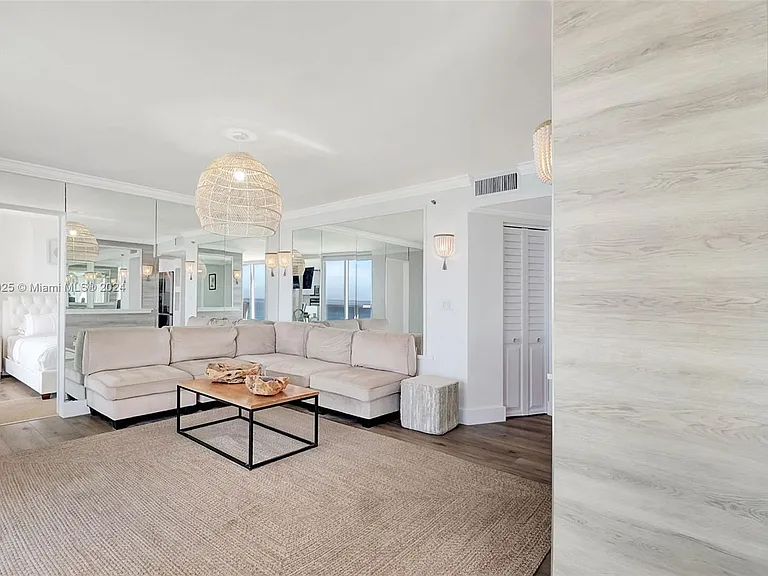 2401 Collins Ave #1902 — Photo 2