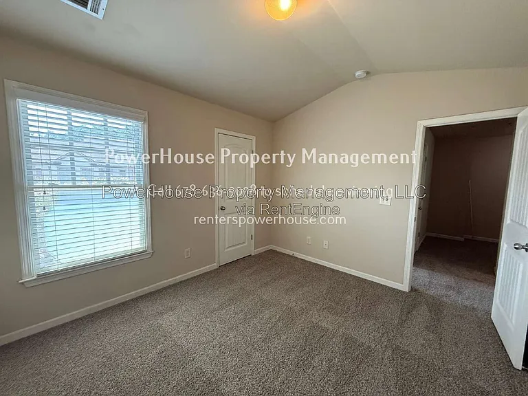 1045 Township Cir — Photo 42