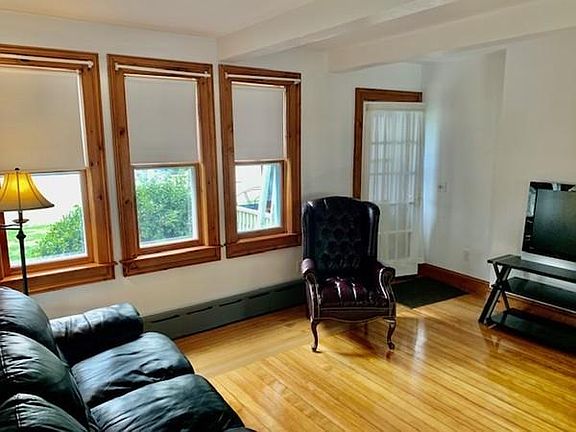 4th image of 186 Main St #B