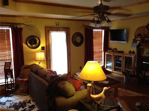 3rd image of 192 Jessica Ln