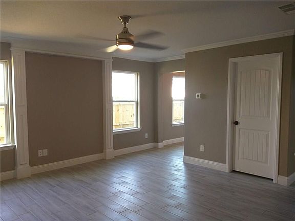 4th image of 10528 Wild Oak Dr