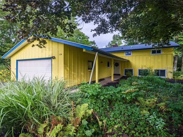 104 Ashley Dr, Rochester, NY 14620