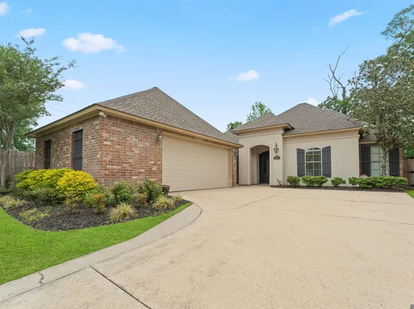 2203 Saint Regis Dr, Baton Rouge, LA 70816