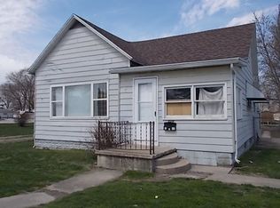 716 E Jackson St, Pana, IL
