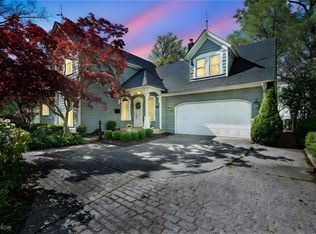 26400 Lake Rd, Bay Village, OH 44140