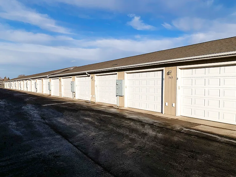 Strata Estates of Watford City Townhomes — Photo 11