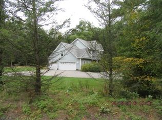 24 Christine Ct, West Milford, NJ 07480
