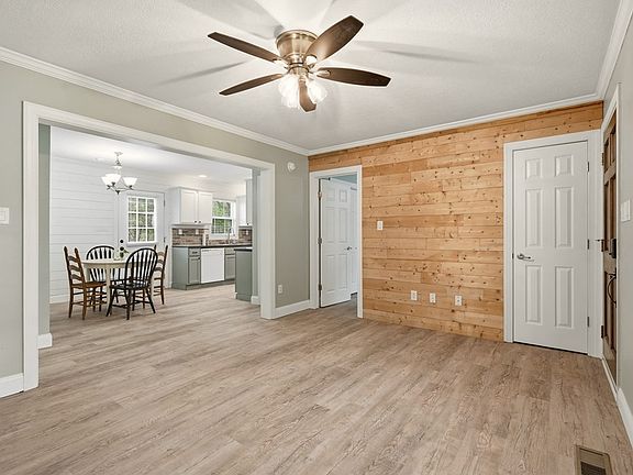 5th image of 5457 Willow Springs Rd