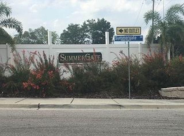 1st image of 1422 Summergate Dr