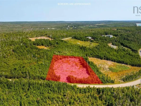 20 Kaakwogook Way, Halifax, NS B0J 2L0