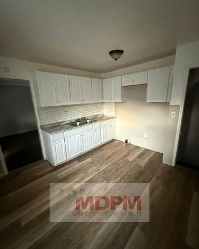 3 bed, 1018 sqft, $1,300 — Photo 4