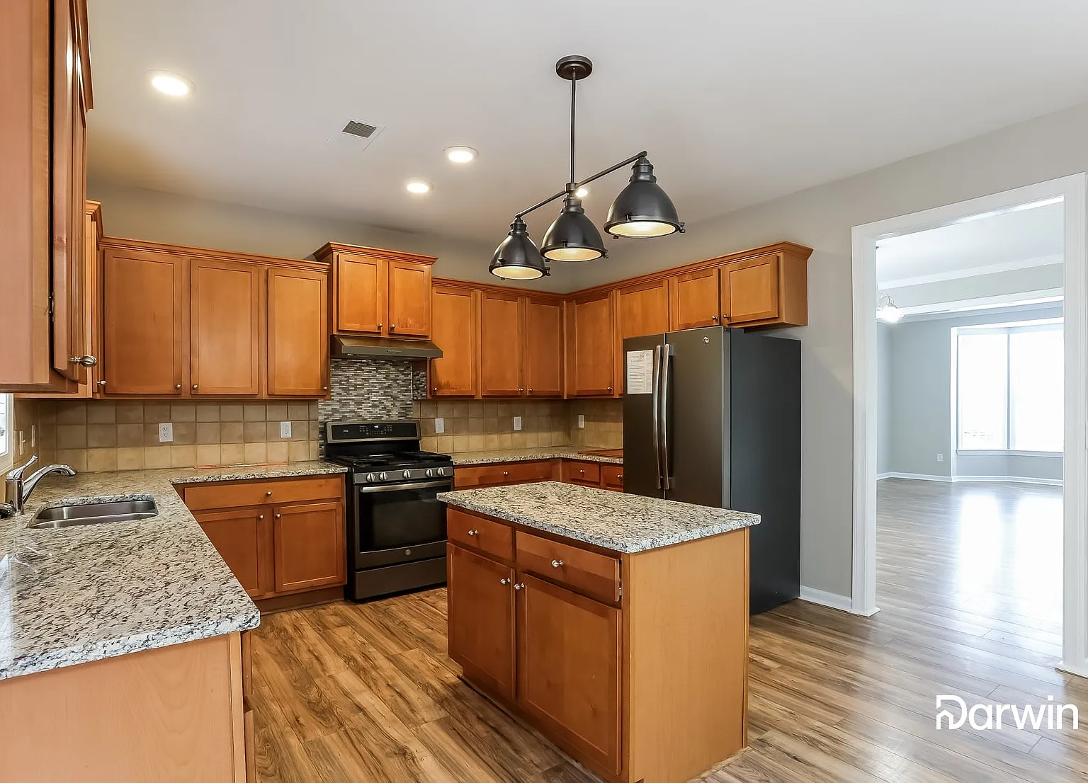 4 bed, 2.5 bath, 2880 sqft, $2,475 — Photo 3