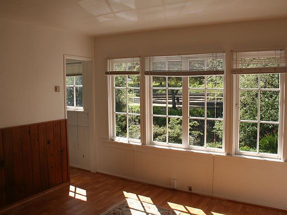 3rd image of 110 Brook Ave